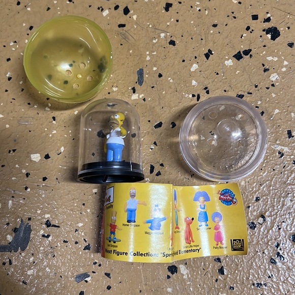 Simpsons Cards, Tiny Figurine, Incense Sticks - Picture 6 of 8